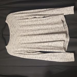 Lululemon athleisure shirt